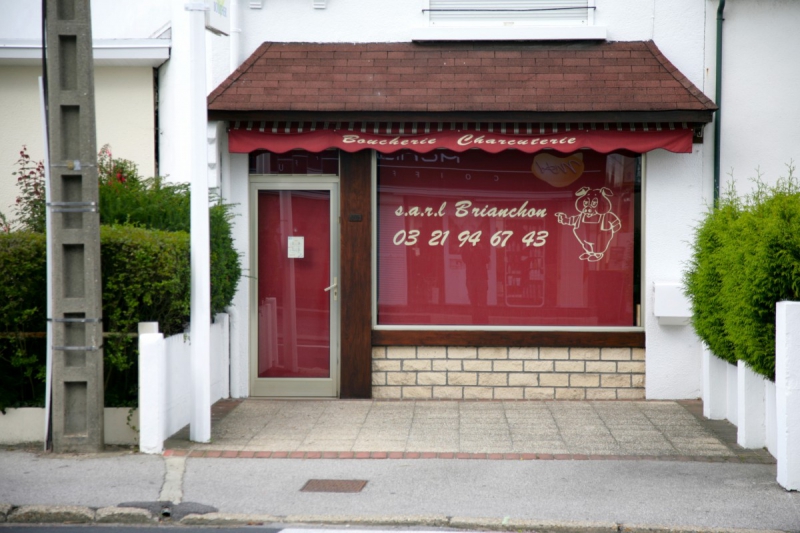 vitrine-RAYOL CANADEL SUR MER-min_france_frankreich_commerce_frankrijk_francia_delicatessen_butchery_charcuterie-424328