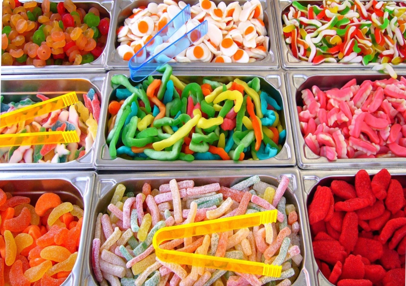 vitrine-RAYOL CANADEL SUR MER-min_pick_and_mix_children's_sweets_candy_colorful_treat_confectionery-1020869